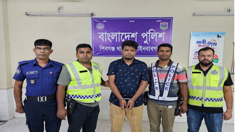চাঁপাইনবাবগঞ্জে ৬ মামলার ওয়ারেন্টভূক্ত ১৯ বছরের সাজাপ্রাপ্ত পলাতক আসামী ঢাকা থেকে গ্রেপ্তার